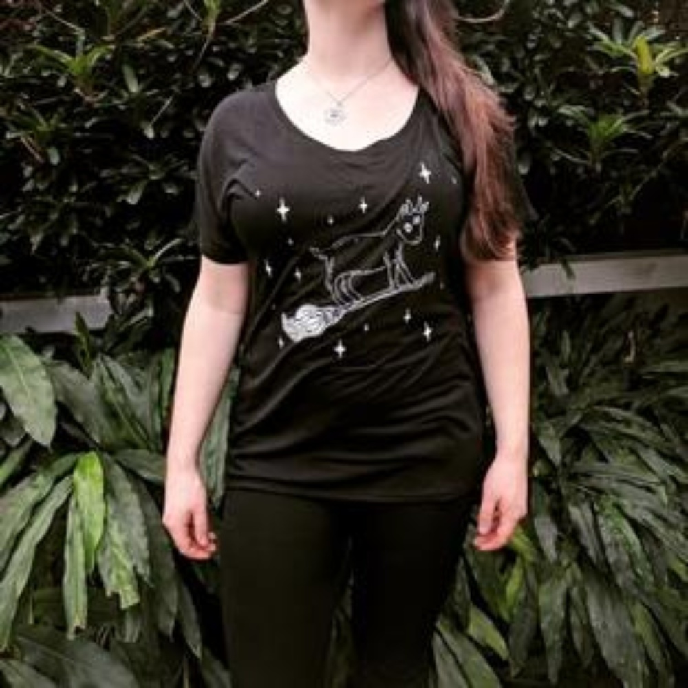 The Pickety Witch - Learning to Ride Tee NWOT